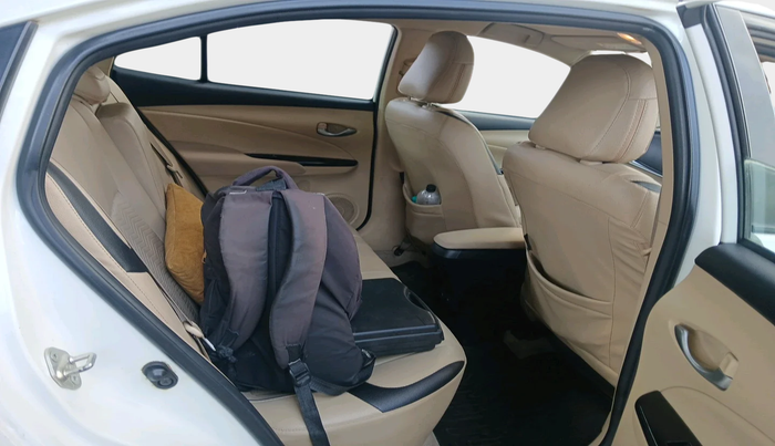 2018 Toyota YARIS V CVT, Petrol, Automatic, 73,911 km, interior