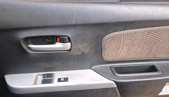 2013 Maruti Wagon R 1.0 LXI CNG, Petrol, Manual, 1,29,128 km, interior