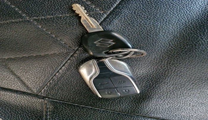 2011 Maruti Wagon R 1.0 LXI, Petrol, Manual, 1,49,809 km, interior