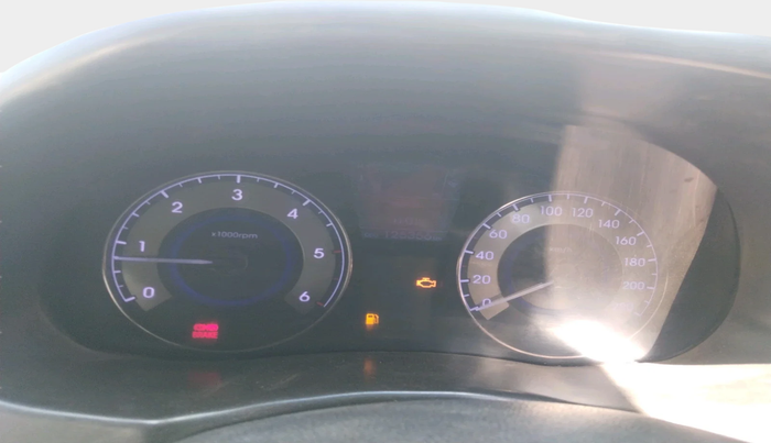 2013 Hyundai Verna FLUIDIC 1.6 CRDI SX, Diesel, Manual, 1,25,356 km, interior