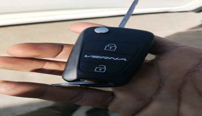 2013 Hyundai Verna FLUIDIC 1.6 CRDI SX, Diesel, Manual, 1,25,356 km, interior