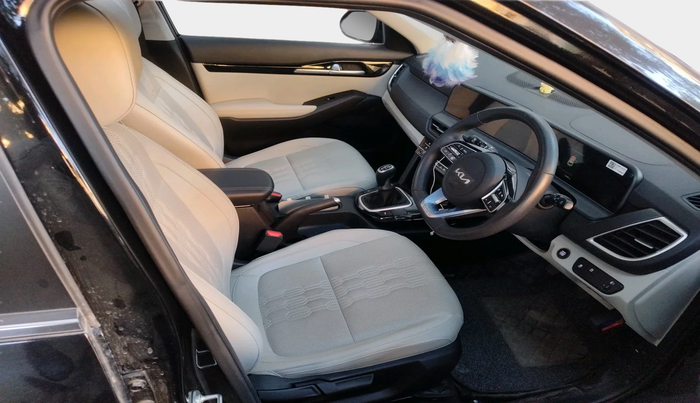 2024 KIA SELTOS HTX 1.5 Diesel MT, Diesel, Manual, 10,465 km, interior