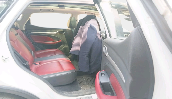 2022 MG ASTOR SAVVY 1.5 CVT S RED, Petrol, Automatic, 30,460 km, interior