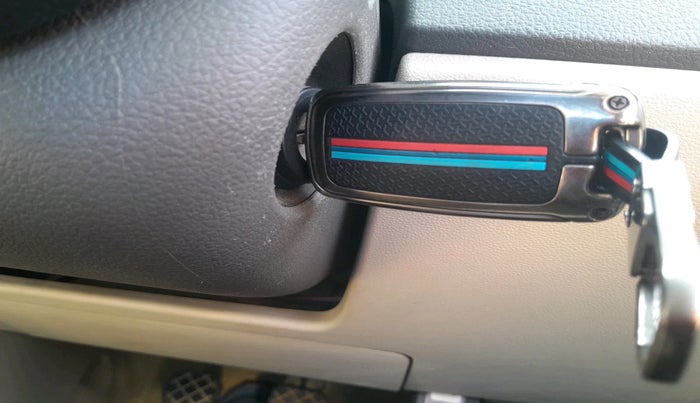 2011 Volkswagen Vento HIGHLINE 1.6 MPI, Petrol, Manual, 74,819 km, interior