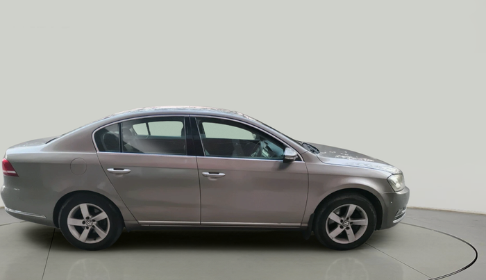 2012 Volkswagen Passat HIGHLINE DSG, Diesel, Automatic, 1,26,453 km, exterior