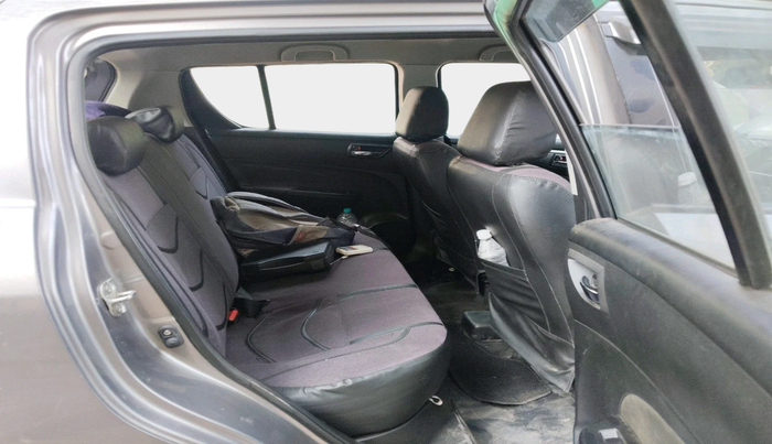 2014 Maruti Swift VXI, Petrol, Manual, 1,27,439 km, interior
