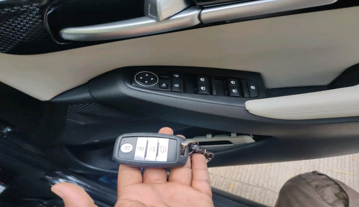 2023 KIA SELTOS HTX PETROL 1.5, Petrol, Manual, 22,798 km, interior