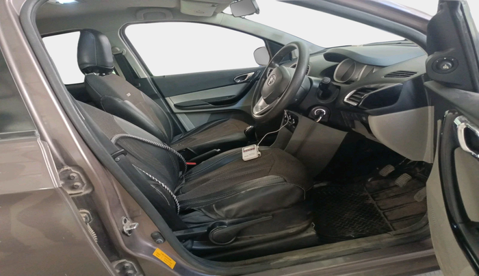 2017 Tata Tiago XZ PETROL, Petrol, Manual, 75,271 km, interior