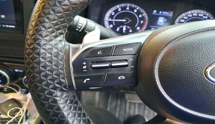 2020 Hyundai VENUE SX PLUS 1.0 TURBO DCT, CNG, Automatic, 1,04,843 km, interior