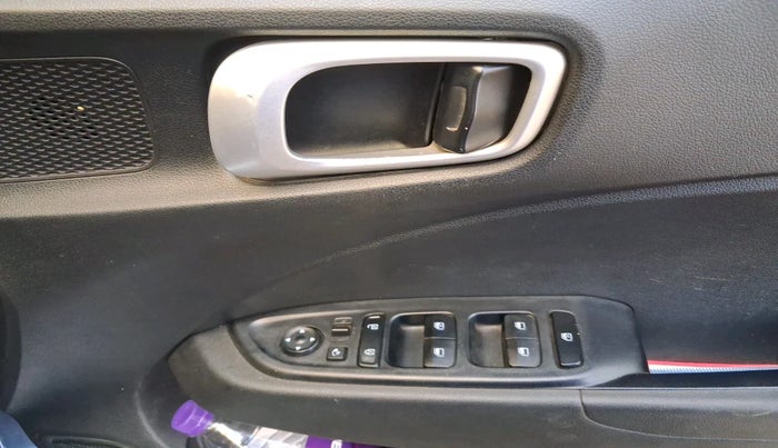 2020 Hyundai VENUE SX PLUS 1.0 TURBO DCT, CNG, Automatic, 1,04,843 km, interior