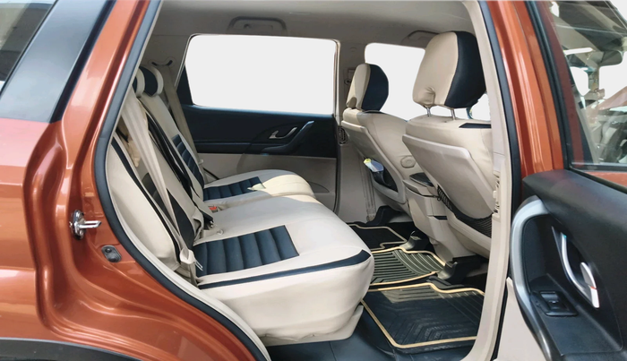 2017 Mahindra XUV500 W6, Diesel, Manual, 72,155 km, interior