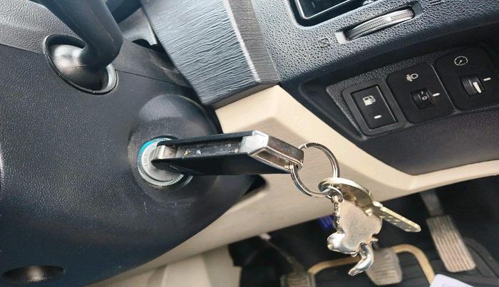 2017 Mahindra XUV500 W6, Diesel, Manual, 72,155 km, interior