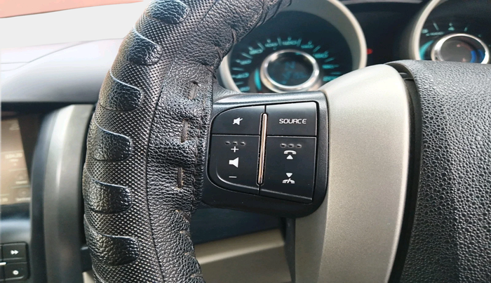 2017 Mahindra XUV500 W6, Diesel, Manual, 72,155 km, interior