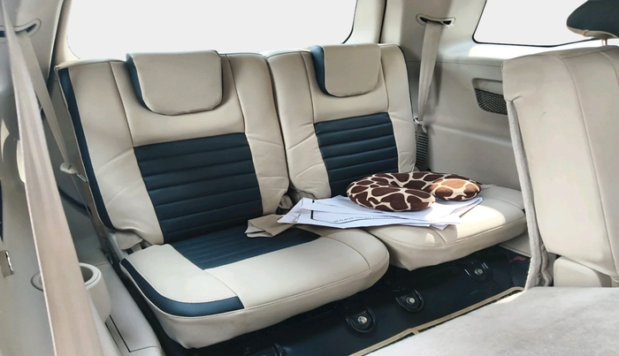 2017 Mahindra XUV500 W6, Diesel, Manual, 72,155 km, interior