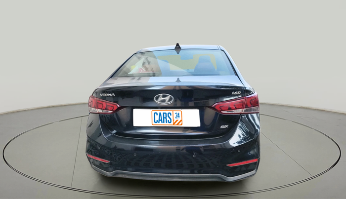 2018 Hyundai Verna 1.6 SX (O) CRDI MT, Diesel, Manual, 1,30,896 km, exterior