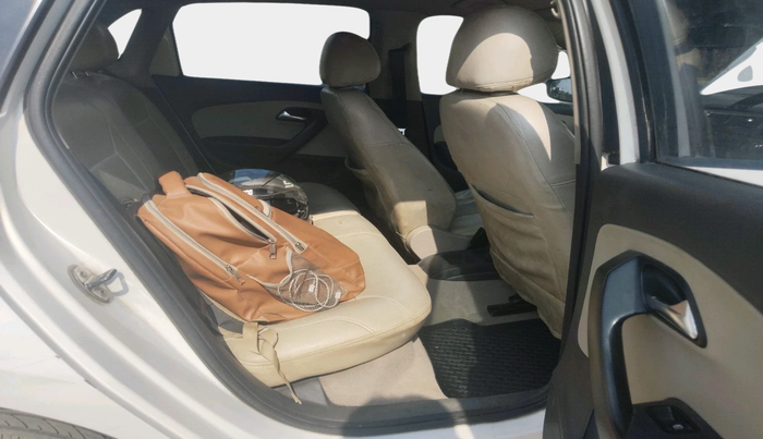 2010 Volkswagen Polo COMFORTLINE 1.2L PETROL, Petrol, Manual, 1,43,177 km, interior