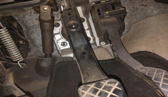 2010 Volkswagen Polo COMFORTLINE 1.2L PETROL, Petrol, Manual, 1,43,177 km, interior