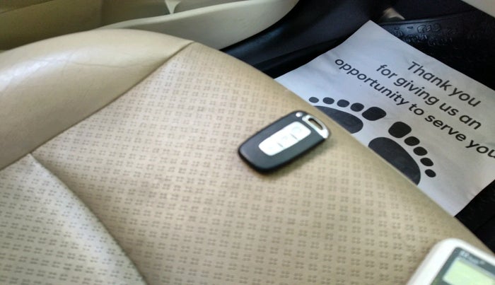 2013 Hyundai Verna FLUIDIC 1.6 CRDI SX, Diesel, Manual, 1,11,546 km, interior