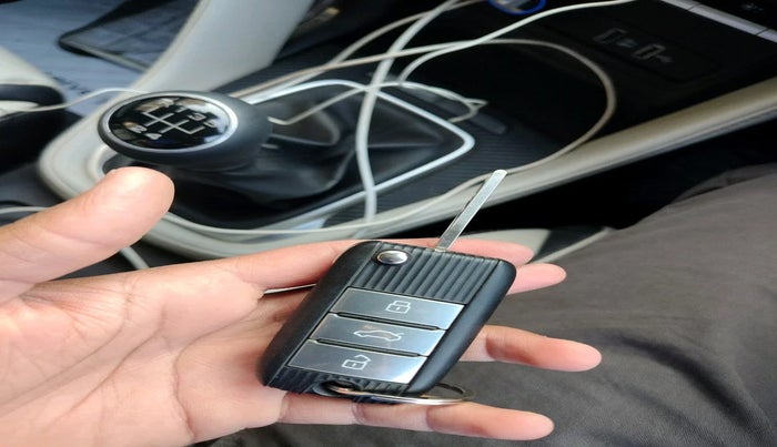 2022 MG ASTOR SUPER 1.5 MT, Petrol, Manual, 1,28,816 km, interior