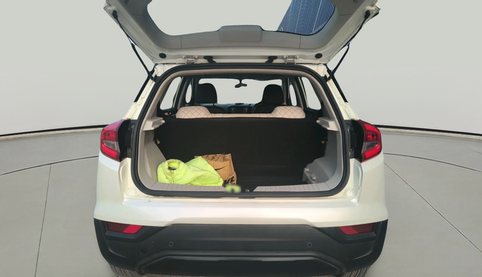 2023 Mahindra XUV300 W6 1.5 Diesel, Diesel, Manual, 70,469 km, exterior