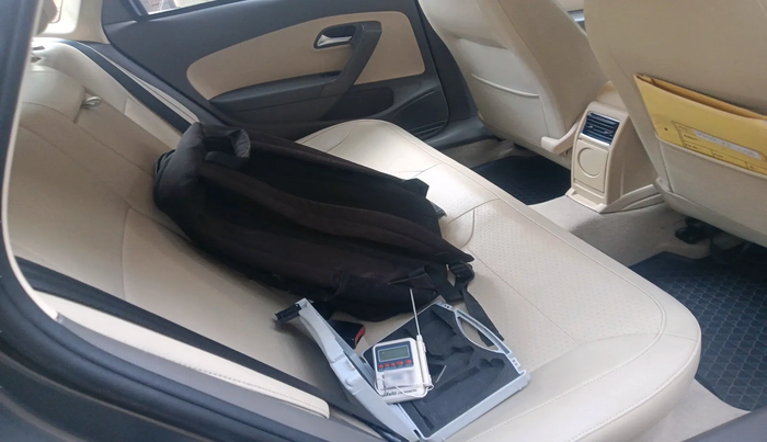 2013 Volkswagen Vento HIGHLINE DIESEL 1.6, Diesel, Manual, 2,10,050 km, interior