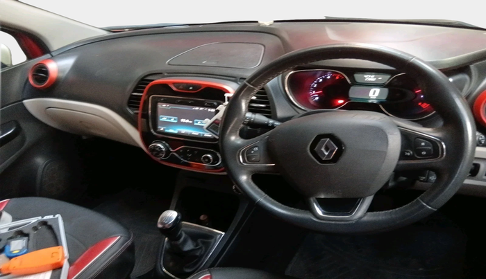 2018 Renault Captur RXT DIESEL DUAL TONE, Diesel, Manual, 23,092 km, interior