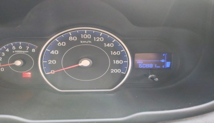 2013 Hyundai i10 SPORTZ 1.2, Petrol, Manual, 60,881 km, interior