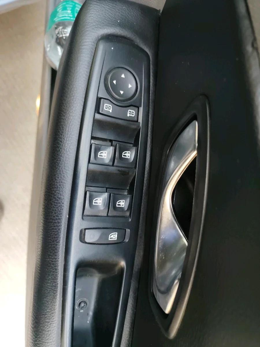 2011 Renault Fluence 1.5 E2, Diesel, Manual, 99,999 km, interior