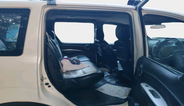 2011 Mahindra Xylo E8 ABS AIRBAG, Diesel, Manual, 1,29,983 km, interior