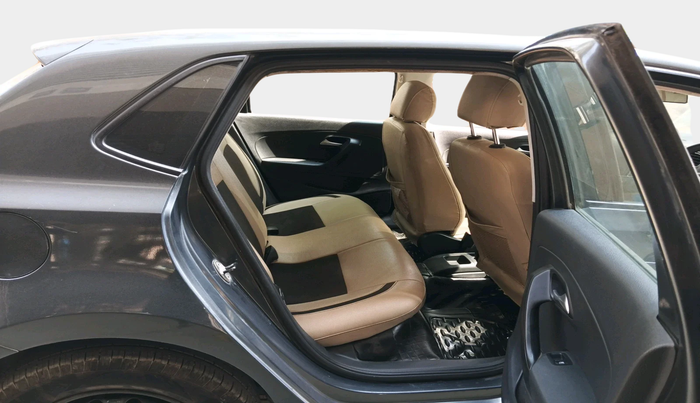 2015 Volkswagen Polo COMFORTLINE 1.2L, Petrol, Manual, 95,621 km, interior