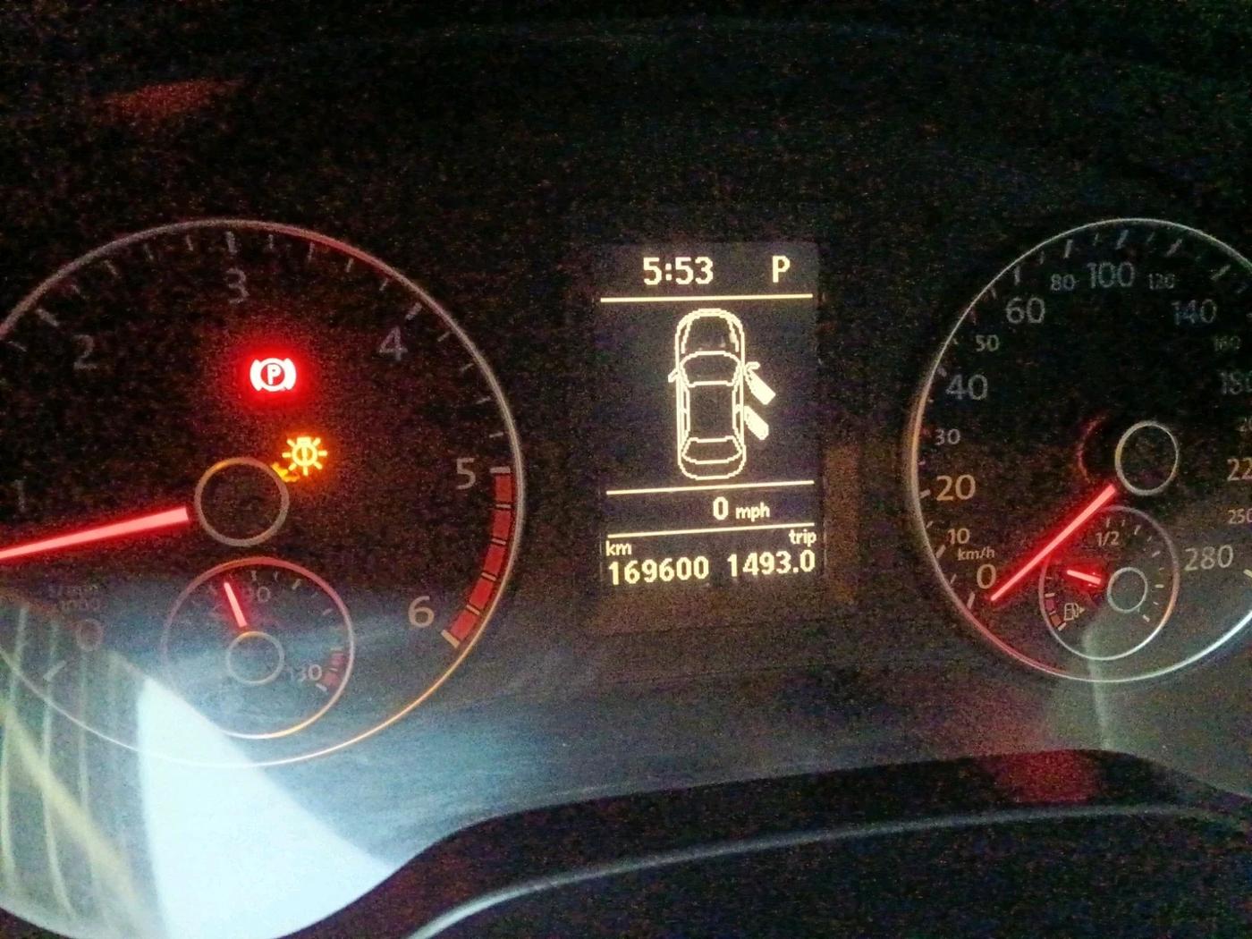 2011 Volkswagen Jetta HIGHLINE TDI AT, Diesel, Automatic, 1,69,600 km, interior