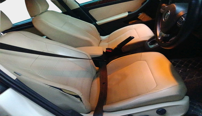 2011 Volkswagen Jetta HIGHLINE TDI AT, Diesel, Automatic, 1,69,600 km, interior