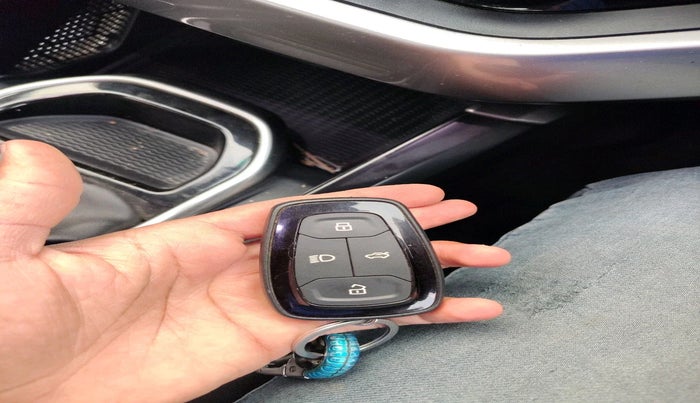 2021 Tata Harrier XT 2.0L KRYOTEC, Diesel, Manual, 82,965 km, interior