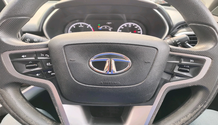 2021 Tata Harrier XT 2.0L KRYOTEC, Diesel, Manual, 82,965 km, interior