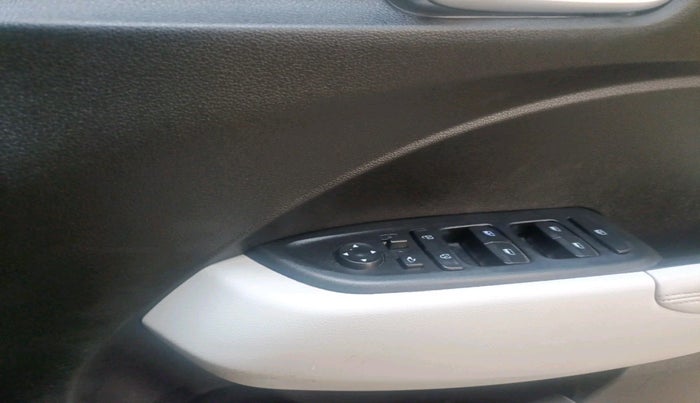 2022 Hyundai VENUE SX 1.0 (O) TURBO IMT, Petrol, Manual, 82,748 km, interior