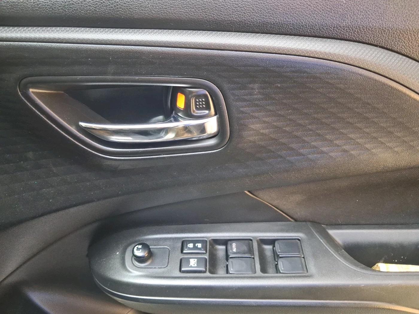 2024 Maruti Swift VXI 1.2L CNG, CNG, Manual, 17,671 km, interior