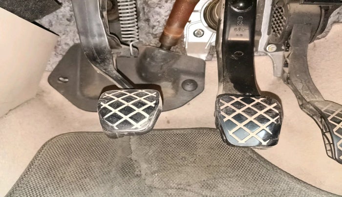 2011 Volkswagen Vento HIGHLINE 1.6 MPI, Petrol, Manual, 1,62,900 km, interior