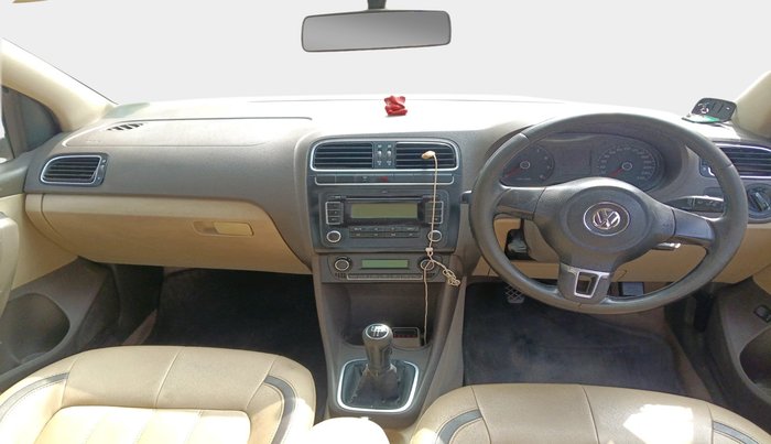 2011 Volkswagen Vento HIGHLINE 1.6 MPI, Petrol, Manual, 1,62,900 km, interior