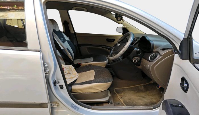 2013 Hyundai i10 ERA 1.1, Petrol, Manual, 1,01,619 km, interior