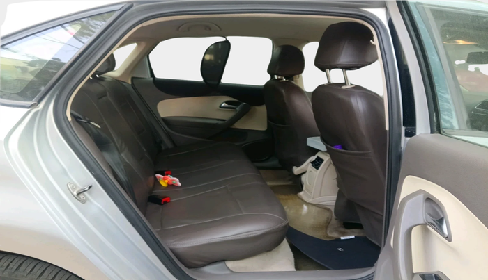 2011 Volkswagen Vento HIGHLINE 1.6 MPI, Petrol, Manual, 64,630 km, interior