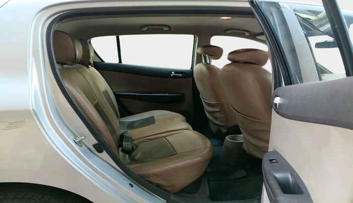 2011 Hyundai i20 ASTA 1.2, Petrol, Manual, 1,03,305 km, interior