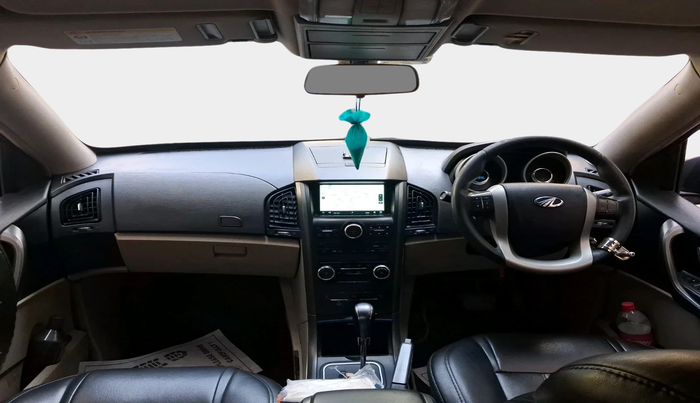 2017 Mahindra XUV500 W6 AT, Diesel, Automatic, 2,12,898 km, interior