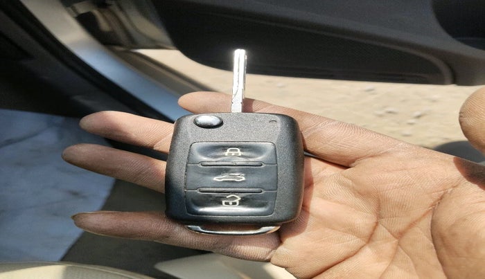 2011 Volkswagen Vento HIGHLINE PETROL AT, Petrol, Automatic, 1,06,161 km, interior