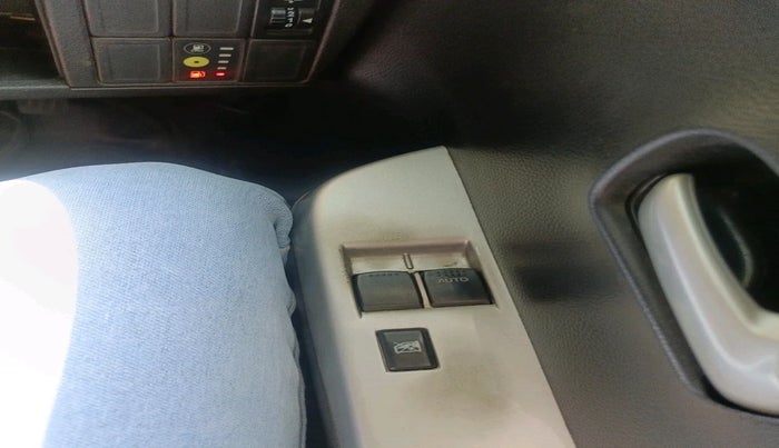 2016 Maruti Wagon R 1.0 LXI CNG, CNG, Manual, 75,810 km, interior