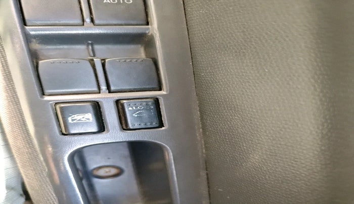 2010 Maruti Swift ZXI 1.3, Petrol, Manual, 60,646 km, interior