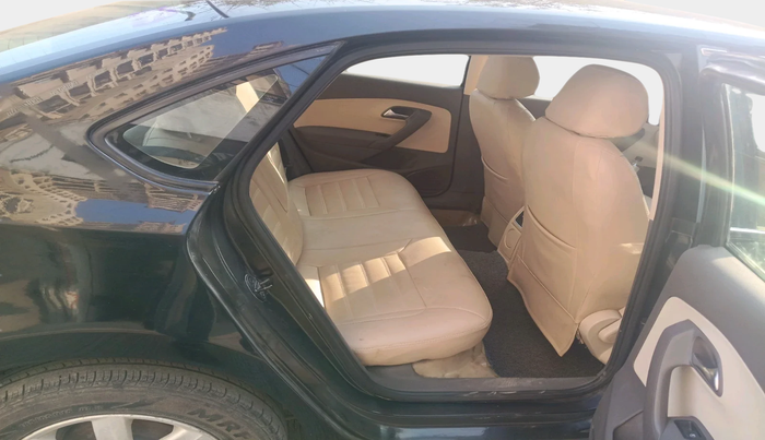 2011 Volkswagen Vento HIGHLINE 1.6 MPI, Petrol, Manual, 70,111 km, interior