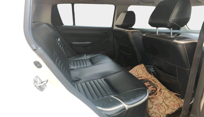 2010 Maruti Swift LXI, Petrol, Manual, 1,13,277 km, interior