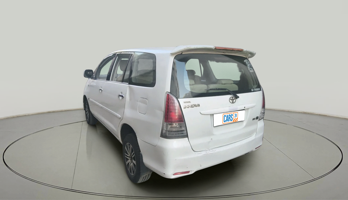 2010 Toyota Innova 2.5 G4 8 STR, Diesel, Manual, 2,98,692 km, exterior
