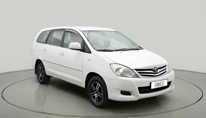 2010 Toyota Innova 2.5 G4 8 STR, Diesel, Manual, 2,98,692 km, exterior