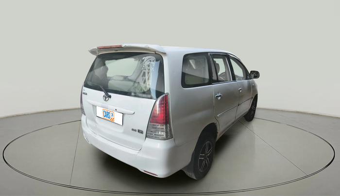 2010 Toyota Innova 2.5 G4 8 STR, Diesel, Manual, 2,98,692 km, exterior